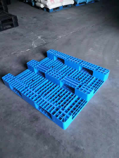 如何清洗塑料托盤